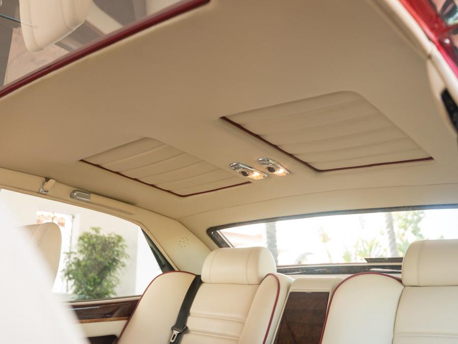 Интерьер Bentley Turbo RL Empress II Coupe by Hooper 1991 года  (фото 25 из 32)